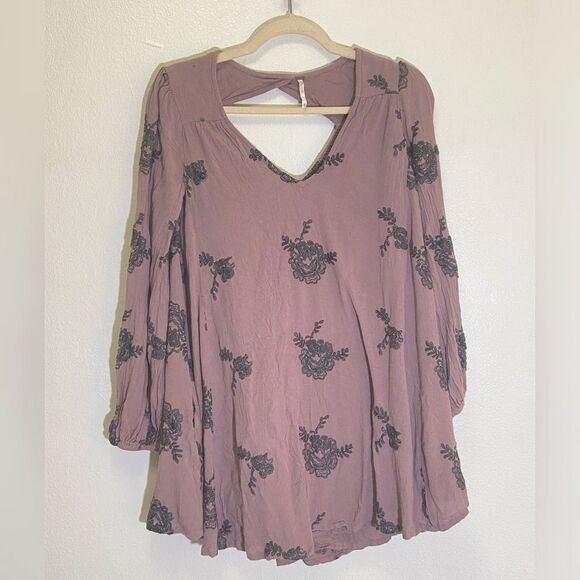 Free People - Austin Mini Dress Floral Embroidery and Back Keyhole - size XS - Picture 2 of 8